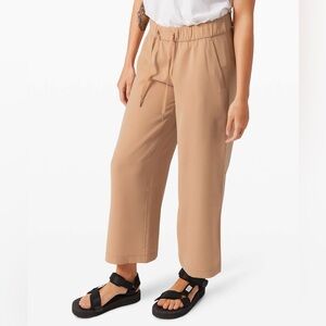 Lululemon On the Fly Wide-Leg 7/8 Pant *Woven 25"
Beech Wood